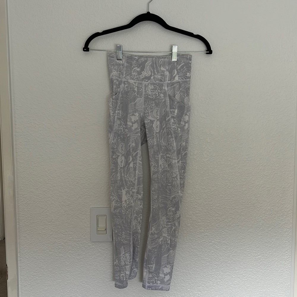 Cropped Pattern Leggings
